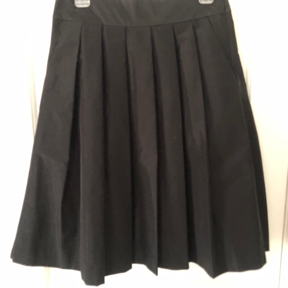 Black Ann Taylor Taffeta Skirt Sz. 4